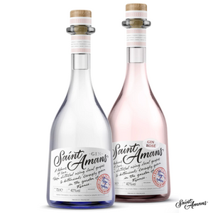 Pictured are our two gins: in blue, the original, and in pink, the Rosé Gin. On voit sur la photo nos deux gins : en bleu, l’original, et en rose, le Gin Rosé.